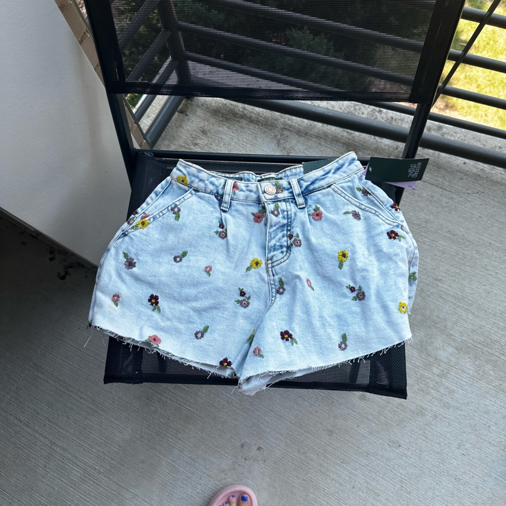 NWT Embroidered jean shorts